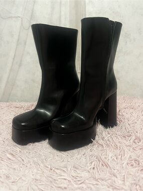 Big thick black high heel boots